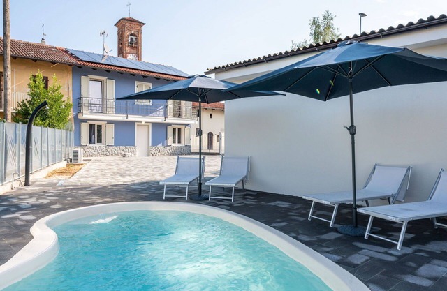 Wonderful private villa for 6 guests with WIFI, A/C, private pool, TV, terrace and parking