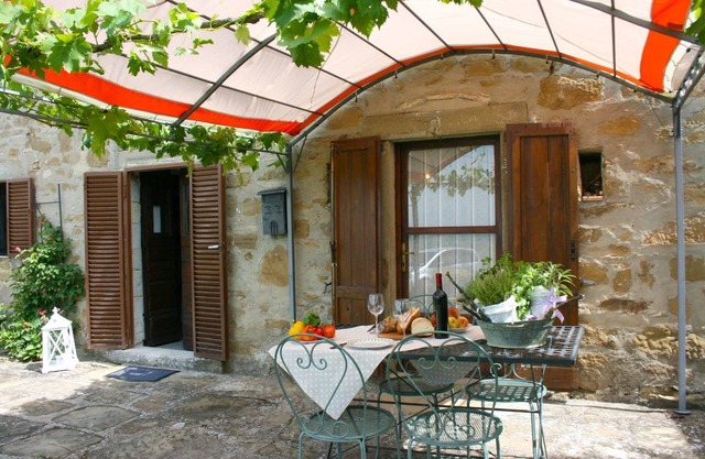 Wonderful private villa for 5 people with WIFI, private pool, pets allowed and parking