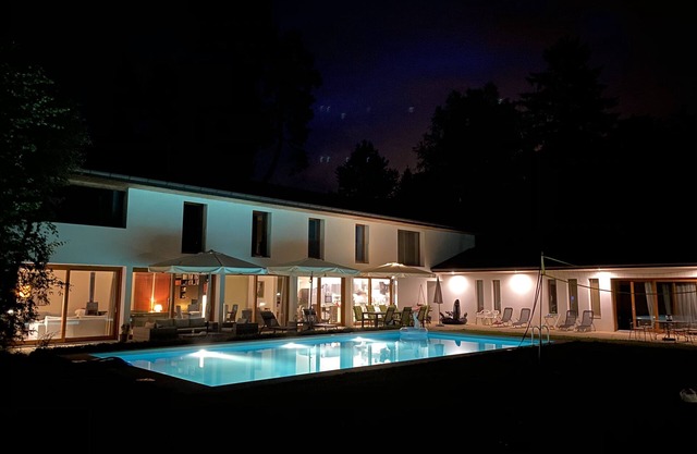 Wonderful Property near the Geneva Lake w Pool & Tennis court & Pétanque area!