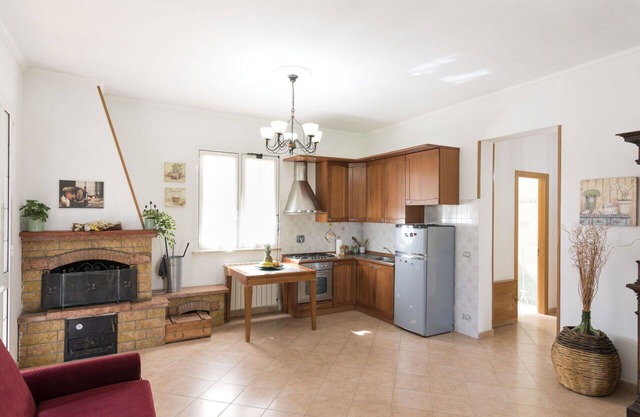 Wonderful villa for 4 guests with WIFI, TV, pets allowed and parking