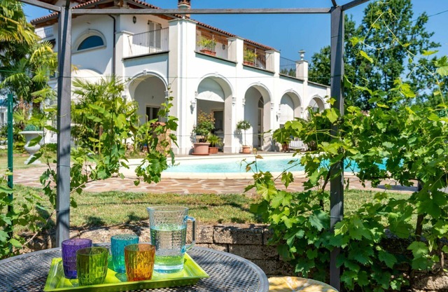 Wonderful villa for 7 people with pool, A/C, WIFI, TV, terrace and parking