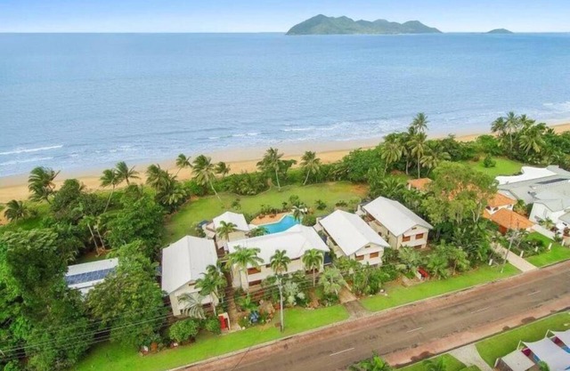 Wongalinga Absolute Beachfront ~ Tropical Oasis