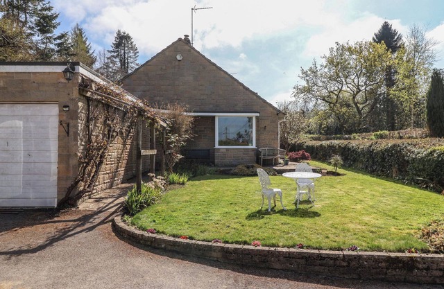 WOODSTOCK, pet friendly, with open fire in Chard