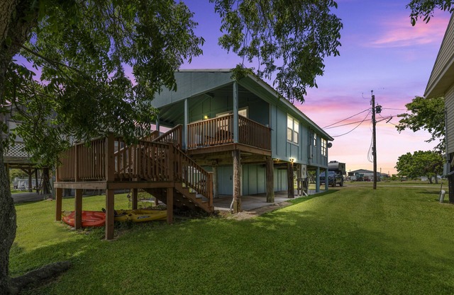 WOW! AMAZING VIEWS AT THIS BEAUTIFUL WATERFRONT HOME! GREAT FISHING ON OWN PIER!