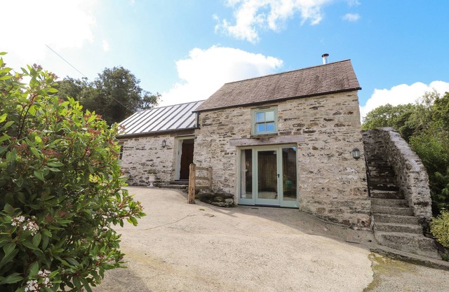 Y FELIN AT COED CADW, pet friendly in Newport, Pembrokeshire