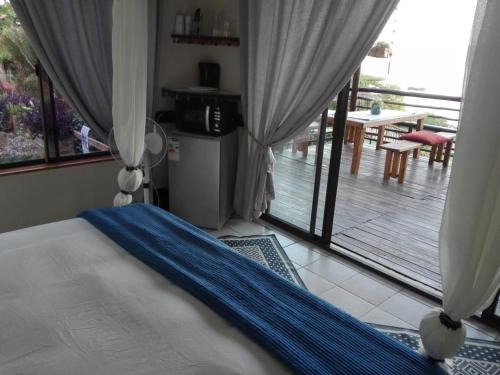 Yacht Lake Lodge