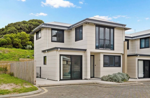 Yallingup Dunes Contemporary Coastal Comforts