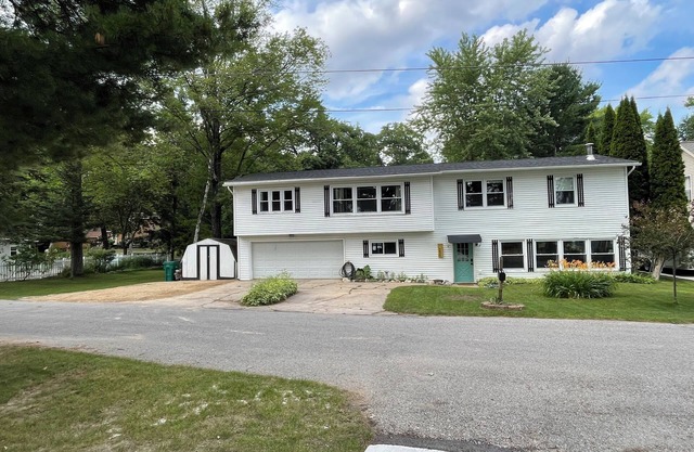 Year Round Rambler - Canal/Lake Access