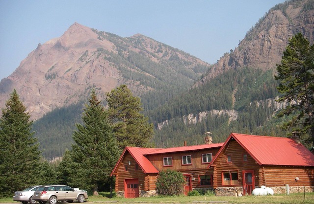 Yellowstone Park - 1/2 Mile-Silver Gate/Cooke City