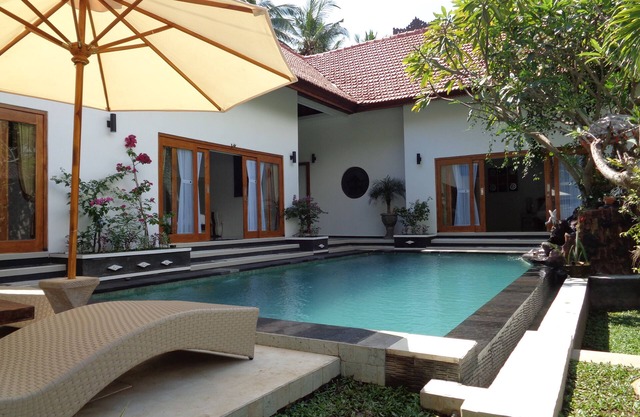 Yin Yang Private Pool Villa Lovina