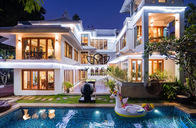 Yizen Beachfront Seaview Villa Wongamat Beach