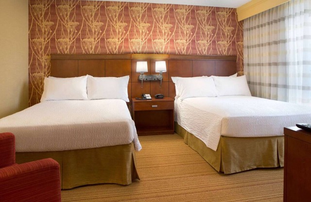 Your Home Away From Home! Short Drive to OdySea Aquarium, Pets are Allowed