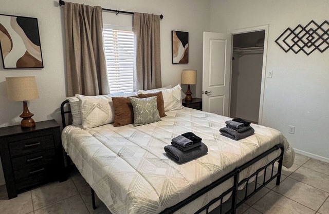 Yuma 3 bed 2 Bath Family Friendly Home
