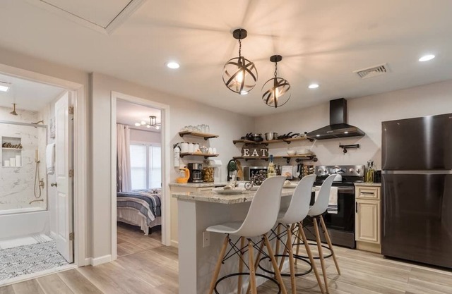 Zen & Cozy 2 Bedroom | Close To Philly | WiFi