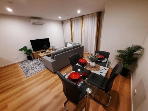 ZMITH Apartment - BROOKE, Near AIS, GIO Stadium, UC, & Nth - Canberra Hospital