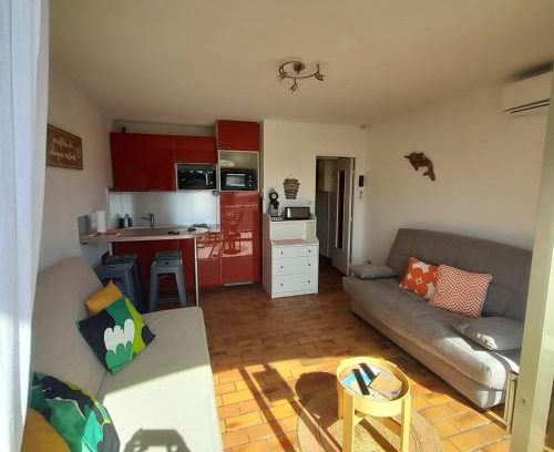 Le Brusc Apartment | Élégant Studio au calme 2mn mer Wifi Clim Terrasse parking