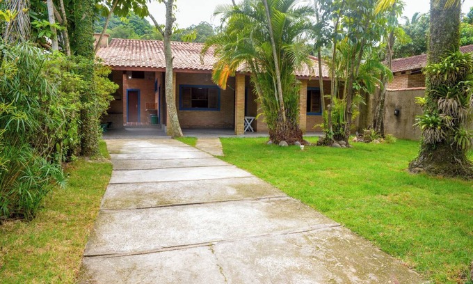 Praia de Barequecaba Ski Chalet | Ótima casa c Wi-Fi 8 min da praia Barequeçaba/SP