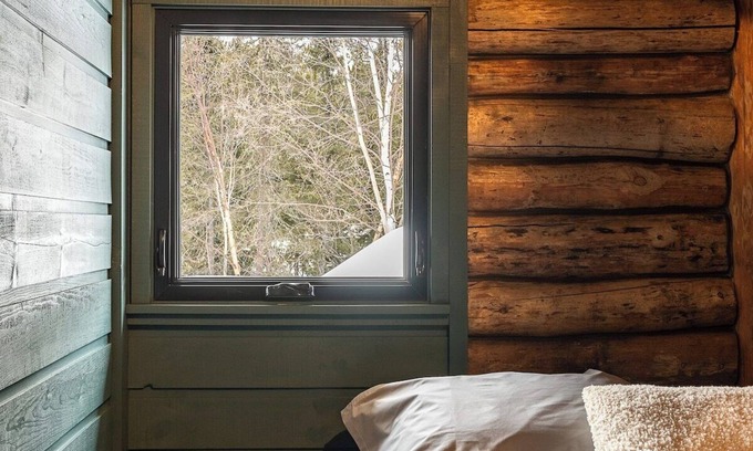 Saint-Simeon Cabin | ÖBois Charlevoix: L'Écurie 2 (bedroom)