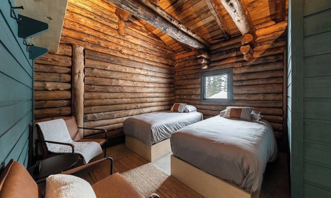 Saint-Simeon Cabin | ÖBois Charlevoix: L'Écurie 3 (bedroom)