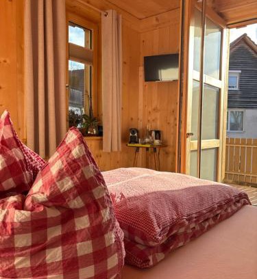 Gemarkung Oschingen Bed & Breakfast | Übernachtung beim Bio-Metzger Zimmer "Karl"
