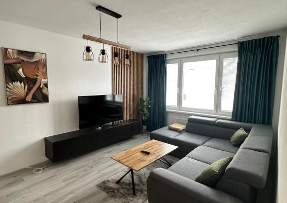 Zvolen Apartment | Štýlové ubytovanie v centre s parkovaním zadarmo ZV1