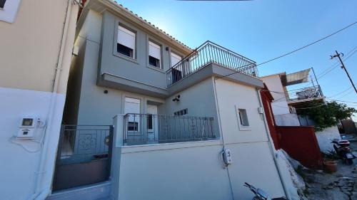Mytilene Apartment | Ελιά Ξενώνας/Elia Xenonas