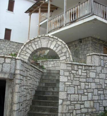 Neraida House | Μεζονέτα στην λίμνη Πλαστήρα
