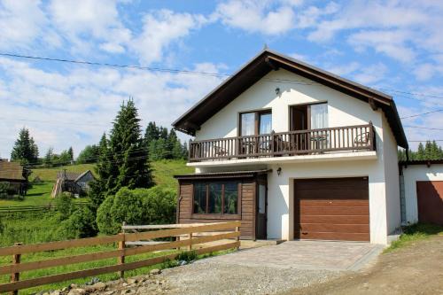 Yablunytsya House | Затишний котедж "Хатинка"
