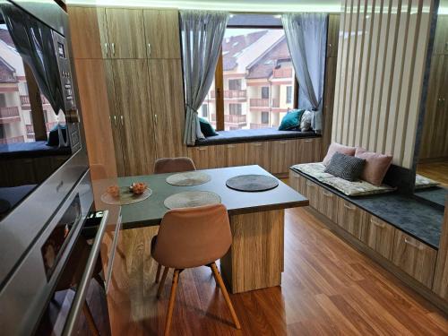 Old Town Apartment | Стаята на Ив