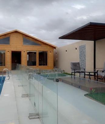 Al Kura Ski Chalet | أكواخ باشن الريفية