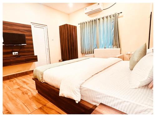 Bettiah Hotel | क्रिस्टल Crystal Palace पैलेस Bettiah बेतिया Full AC Room
