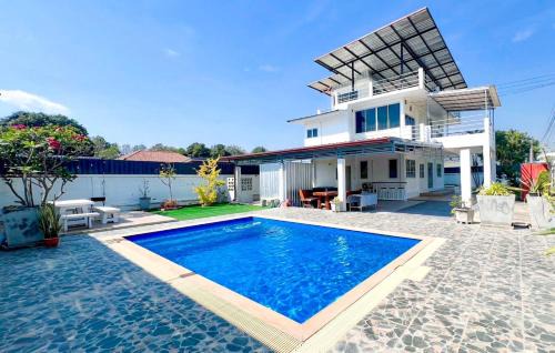 Phla House | บ้านย่าพลูวิลล่าพลาบ้านฉางระยอง