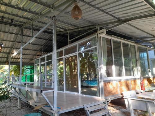 Ratchaburi House | เคียงคลองโฮมสเตย์(สวนโควินท์)