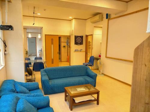 Taketomi-jima Taketomi-cho Apartment | チアーズ 離島ﾀｰﾐﾅﾙ歩4分 ﾌﾟﾛｼﾞｪｸﾀｰ有 WiFi無料 ﾀﾞｰﾂ有 無料P1台分付