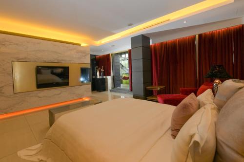 East District Hotel | 湖山風景旅館 Sun-View Motel