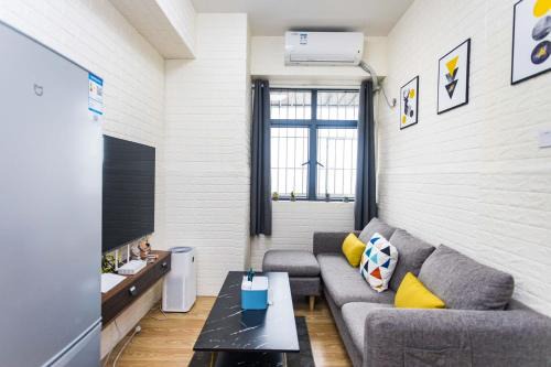 Luohu Apartment | 笋岗 两房一厅一厨精装公寓