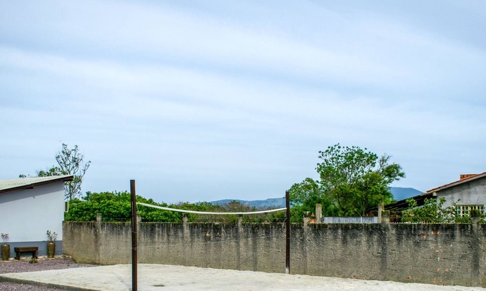 Portinho House | 01 Double Room - Air conditioning | WiFi | TV - Facing the Santo Antônio Lagoon