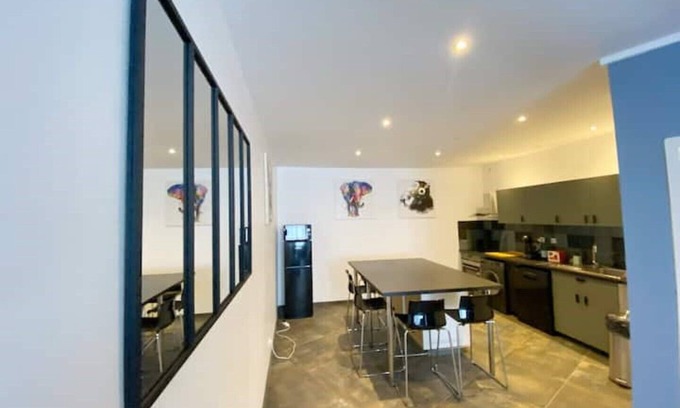 Cret de Roc Apartment | 021 CHIC & COSY GRAND APPART 84m2 HYPERCENTRE WIFI SMART TV NETFLIX