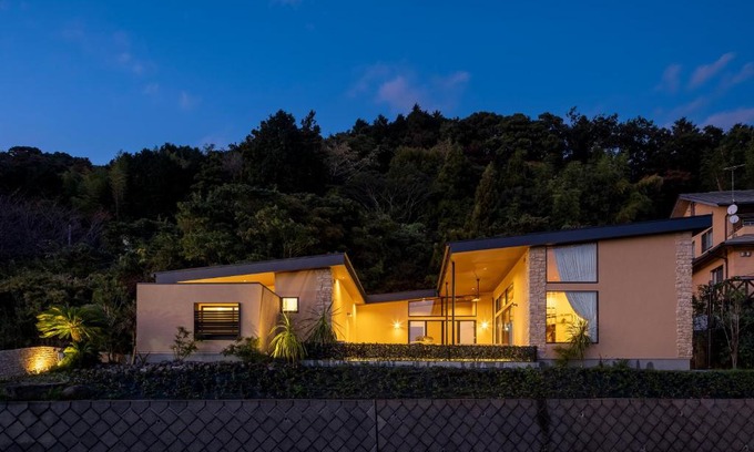 Yugawara Villa | 1日1組限定 展望露天風呂付き 南国リゾート貸切ヴィラ 歩羅无 湯河原 FuranYugawara