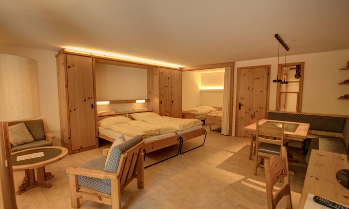 Silvaplana Apartment | 1 1/2-room flat with mountain view on the 2nd floor