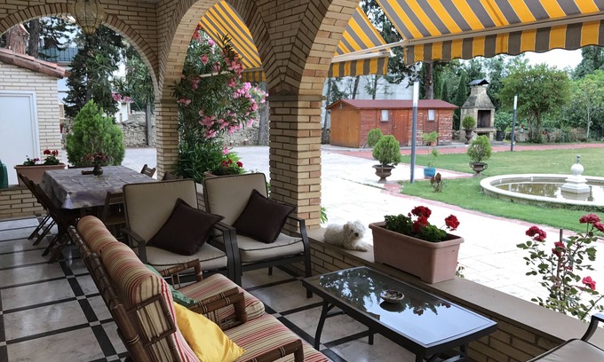 Moreda de Alava Villa | 1-8 perso, Casacelin 8 km LOGROÑO, WIFI, TV, Garden, Parking, Barbecue, Porch