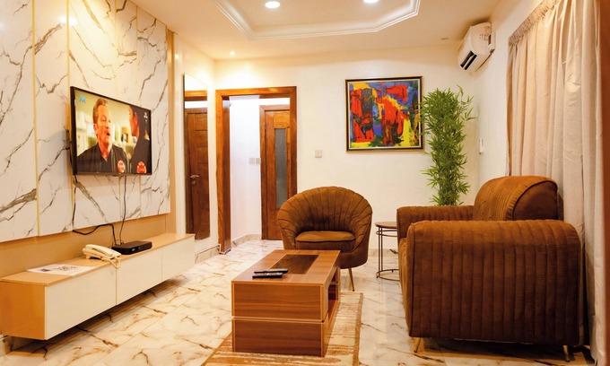 Lekki Phase 1 House | 1-Bed Flat - Lekki Phase 1 - Pool - Spa - Balcony