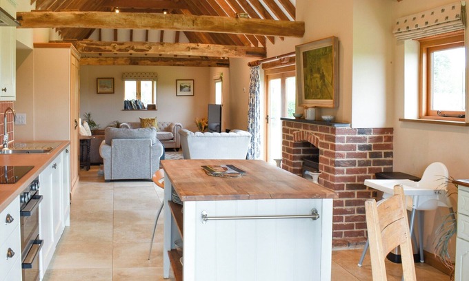 Cooden Cottage | 1 bedroom accommodation in Little Common, near Bexhill-on-Sea