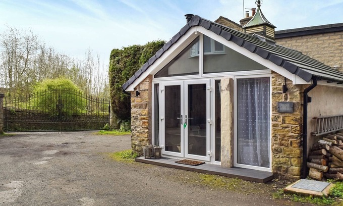 Hollingworth Cottage | 1 bedroom accommodation in Hollingworth