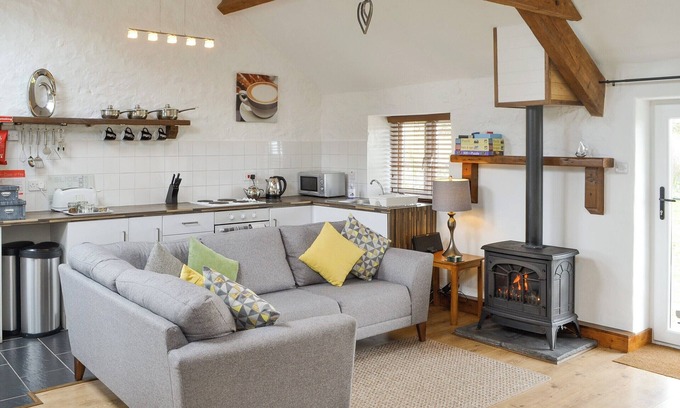 Rhyd-y-clafdy Cottage | 1 bedroom accommodation in Plas Gwyn, near Pwllheli
