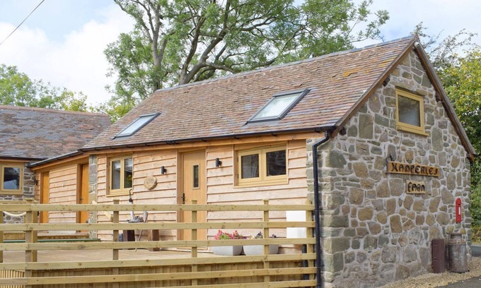 Acton Scott Cottage | 1 bedroom accommodation in Hamperley, near Church Stretton