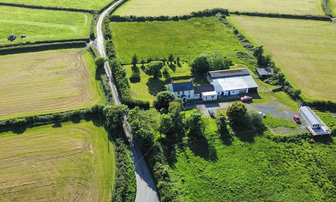 Caergeiliog Cottage | 1 bedroom accommodation in Caergeiliog, near Holyhead