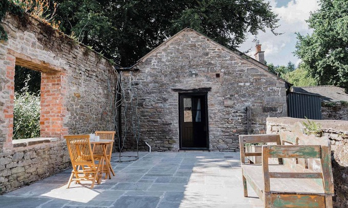 Westbrook Court Cottage | 1 bedroom accommodation in Hay-on-Wye
