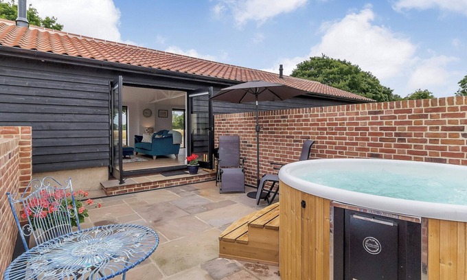 Stowmarket Cottage | 1 bedroom accommodation in Stowupland, near Stowmarket