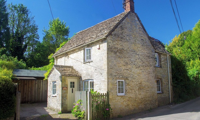 Rendcomb Cottage | 1 bedroom accommodation in Chedworth, near Cheltenham